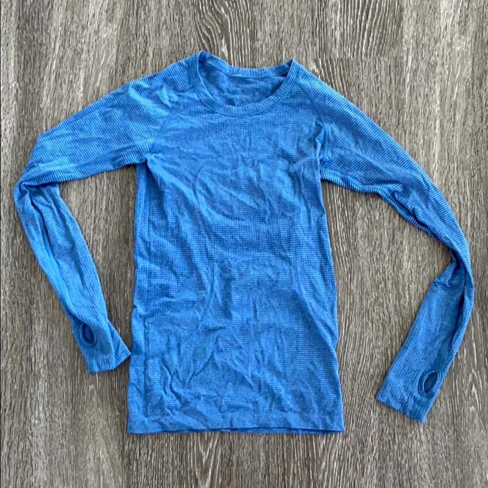 Lululemon long sleeved blue top